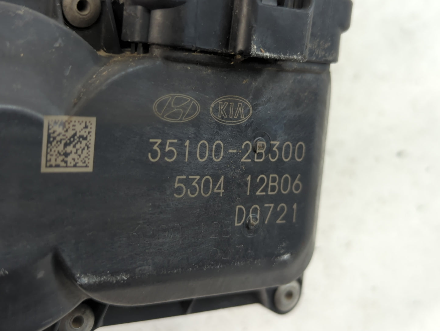 2012-2019 Kia Soul Throttle Body P/N:35100-2B300 Fits Fits 2012 2013 2014 2015 2016 2017 2018 2019 OEM Used Auto Parts - Oem