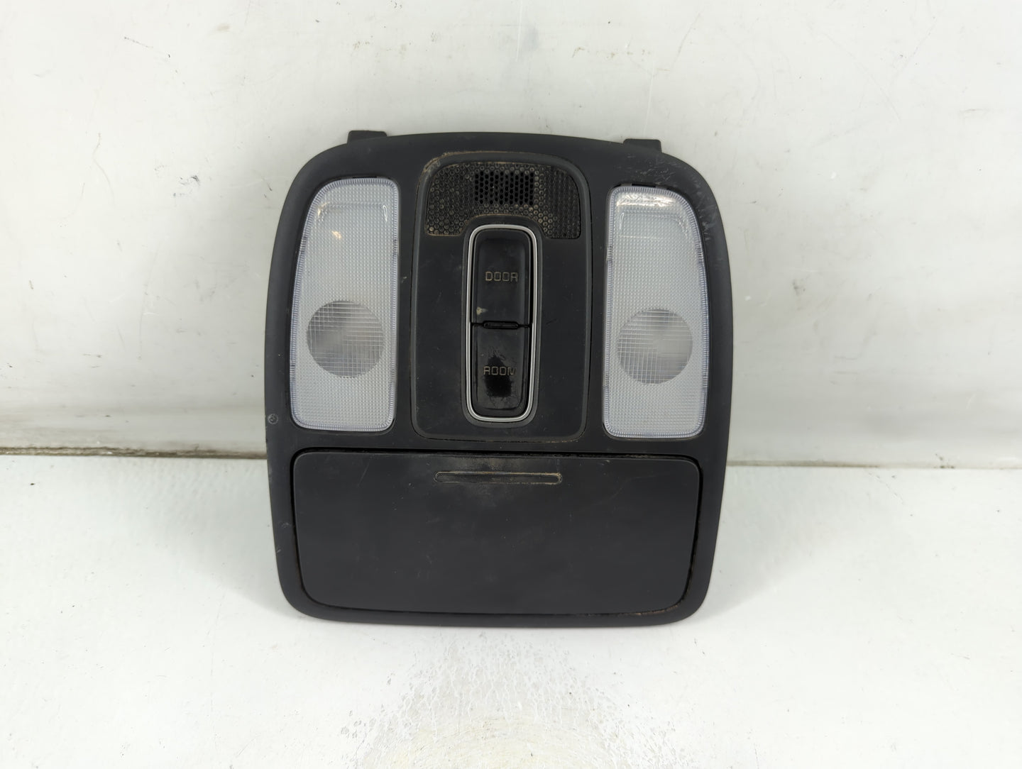 2014-2019 Kia Soul Overhead Roof Console 1047684 - Oemusedautoparts1.com