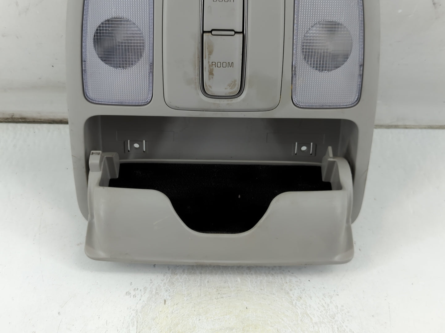 2014-2019 Kia Soul Overhead Roof Console 1047689 - Oemusedautoparts1.com