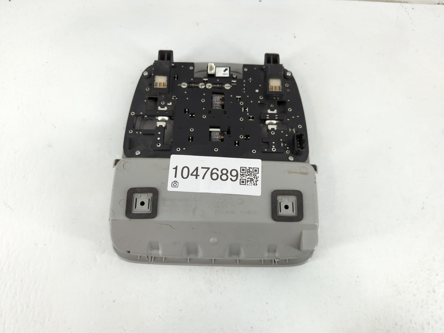 2014-2019 Kia Soul Overhead Roof Console 1047689 - Oemusedautoparts1.com