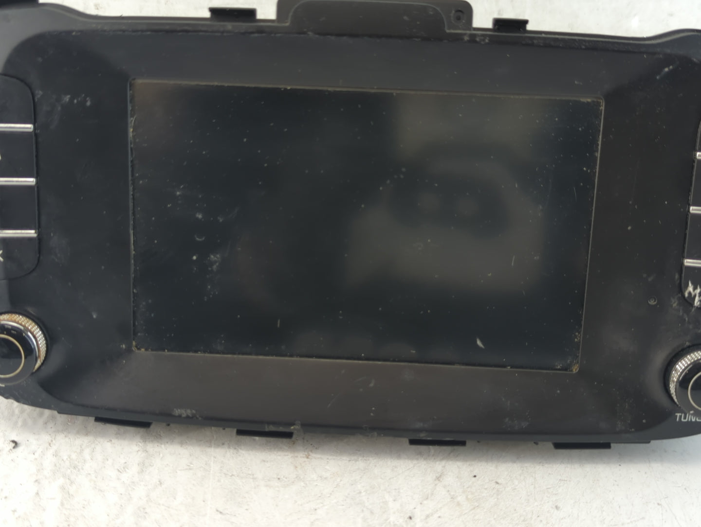 2017-2019 Kia Soul Radio AM FM Cd Player Receiver Replacement P/N:96160-B2310CA Fits Fits 2017 2018 2019 OEM Used Auto Parts