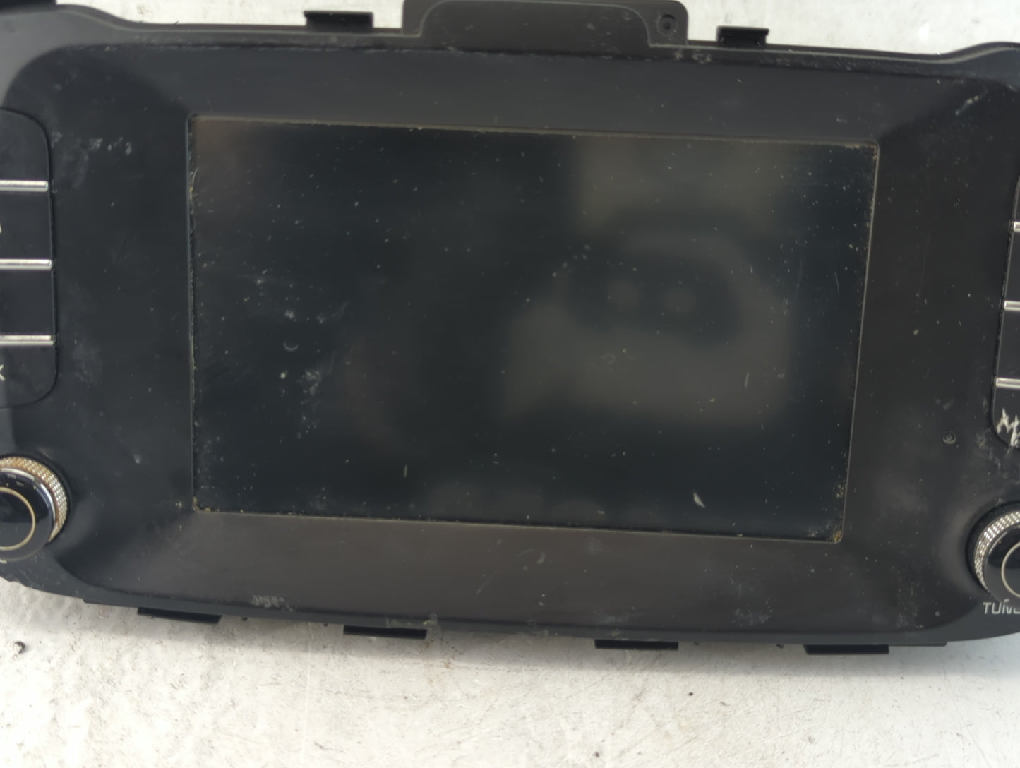 2017-2019 Kia Soul Radio AM FM Cd Player Receiver Replacement P/N:96160-B2310CA Fits Fits 2017 2018 2019 OEM Used Auto Parts