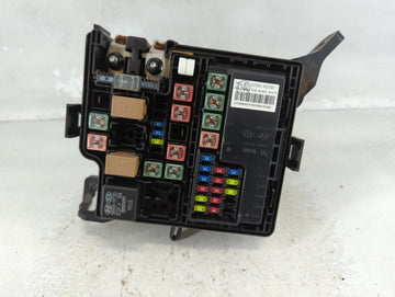 2017-2019 Kia Soul Fusebox Fuse Box Panel Relay Module P/N:91950-B2330 Fits Fits 2017 2018 2019 OEM Used Auto Parts