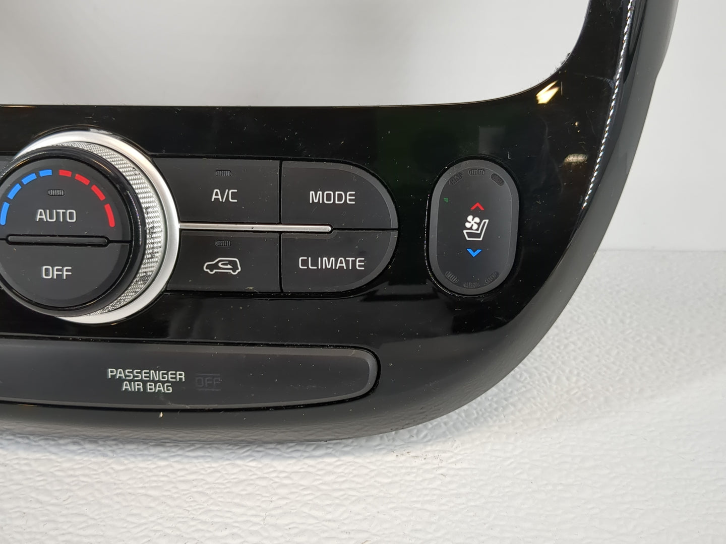 2017-2019 Kia Soul Climate Control Module Temperature AC/Heater Replacement P/N:97250-B2GS1CA Fits Fits 2017 2018 2019 OEM U