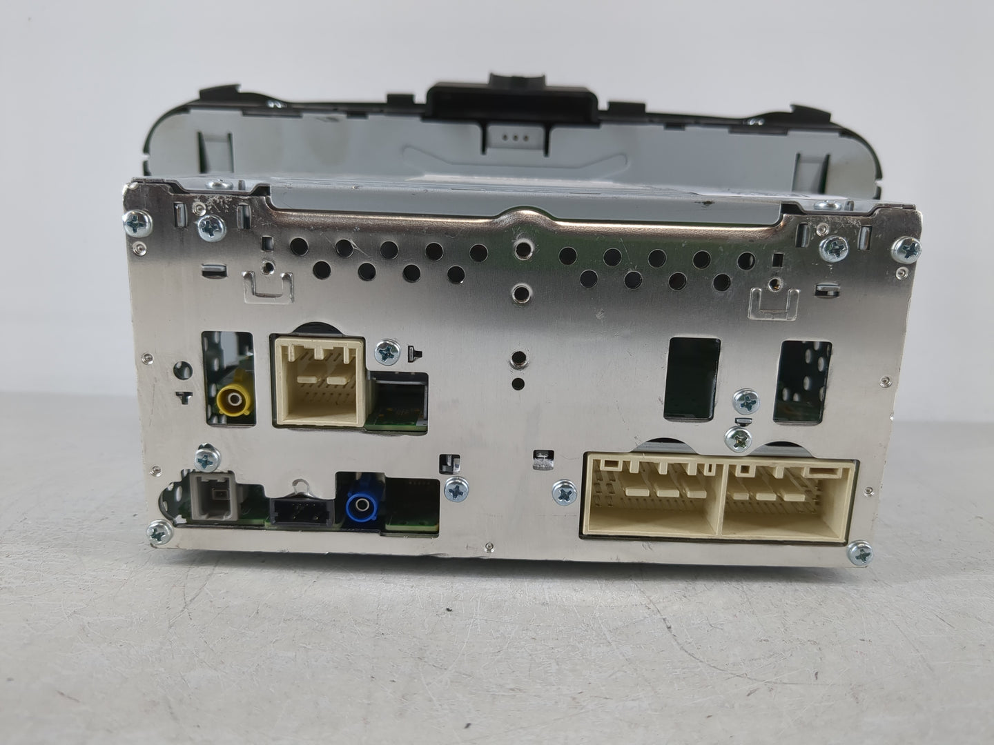 2017-2019 Kia Soul Radio AM FM Cd Player Receiver Replacement P/N:96160-B2310CA Fits Fits 2017 2018 2019 OEM Used Auto Parts