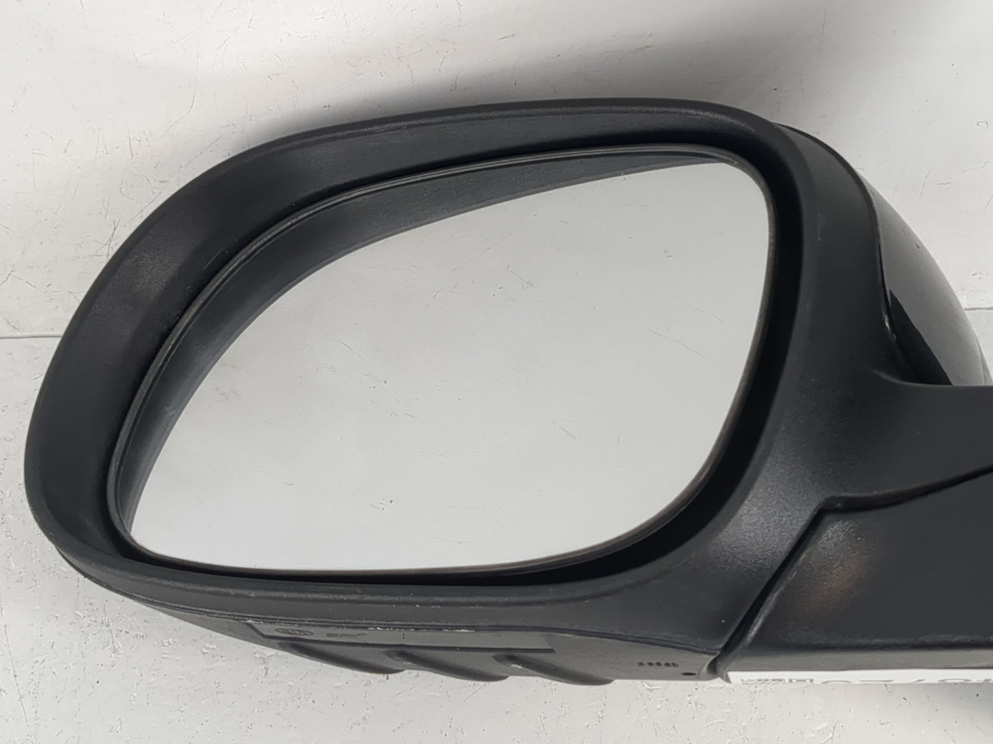 2014-2019 Kia Soul Driver Side View Mirror - Left Door Mirror OEM Used - Oemusedautoparts1.com