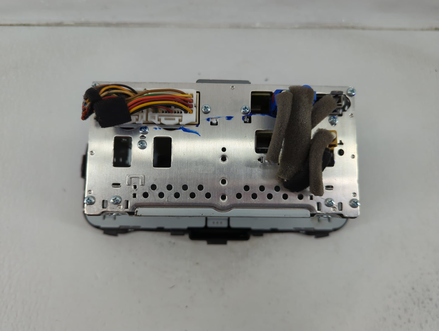 2017-2019 Kia Soul Radio AM FM Cd Player Receiver Replacement P/N:96160-B2310CA Fits Fits 2017 2018 2019 OEM Used Auto Parts