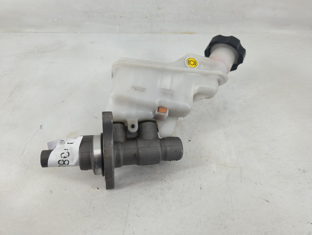 2017-2019 Kia Soul Brake Master Cylinder 1198838 - Oemusedautoparts1.com