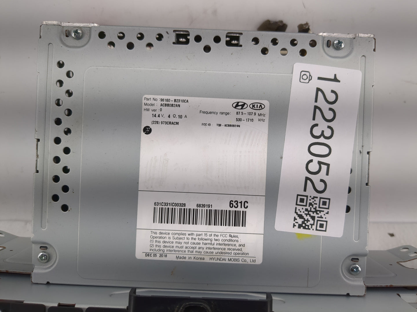 2017-2019 Kia Soul Radio AM FM Cd Player Receiver Replacement P/N:96160-B2310CA Fits Fits 2017 2018 2019 OEM Used Auto Parts