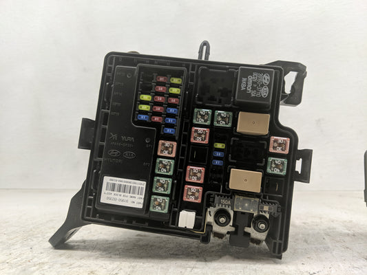 2017-2019 Kia Soul Fusebox Fuse Box Panel Relay Module P/N:91950-B2350 Fits Fits 2017 2018 2019 OEM Used Auto Parts