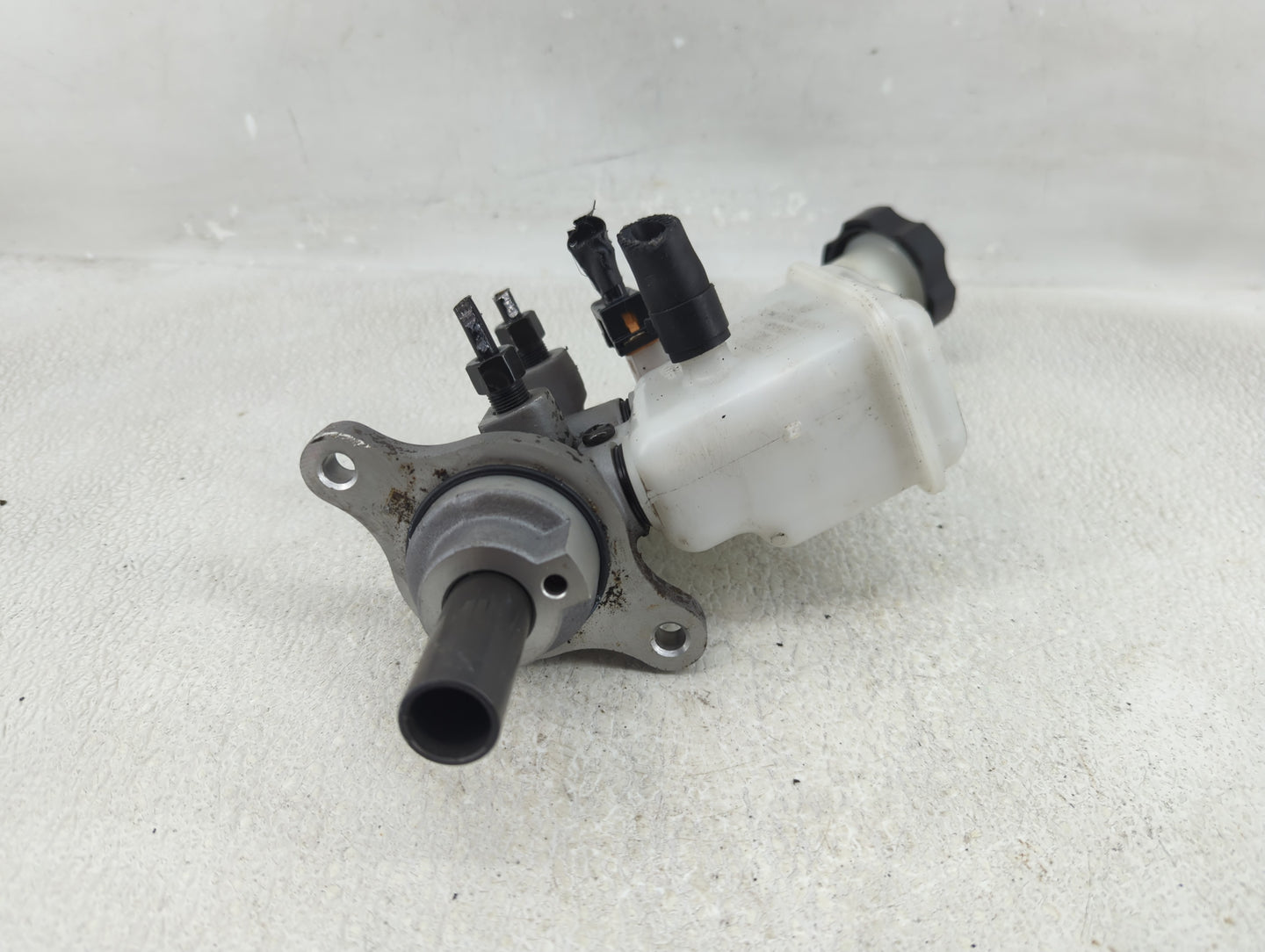 2017-2019 Kia Soul Brake Master Cylinder - Oemusedautoparts1.com