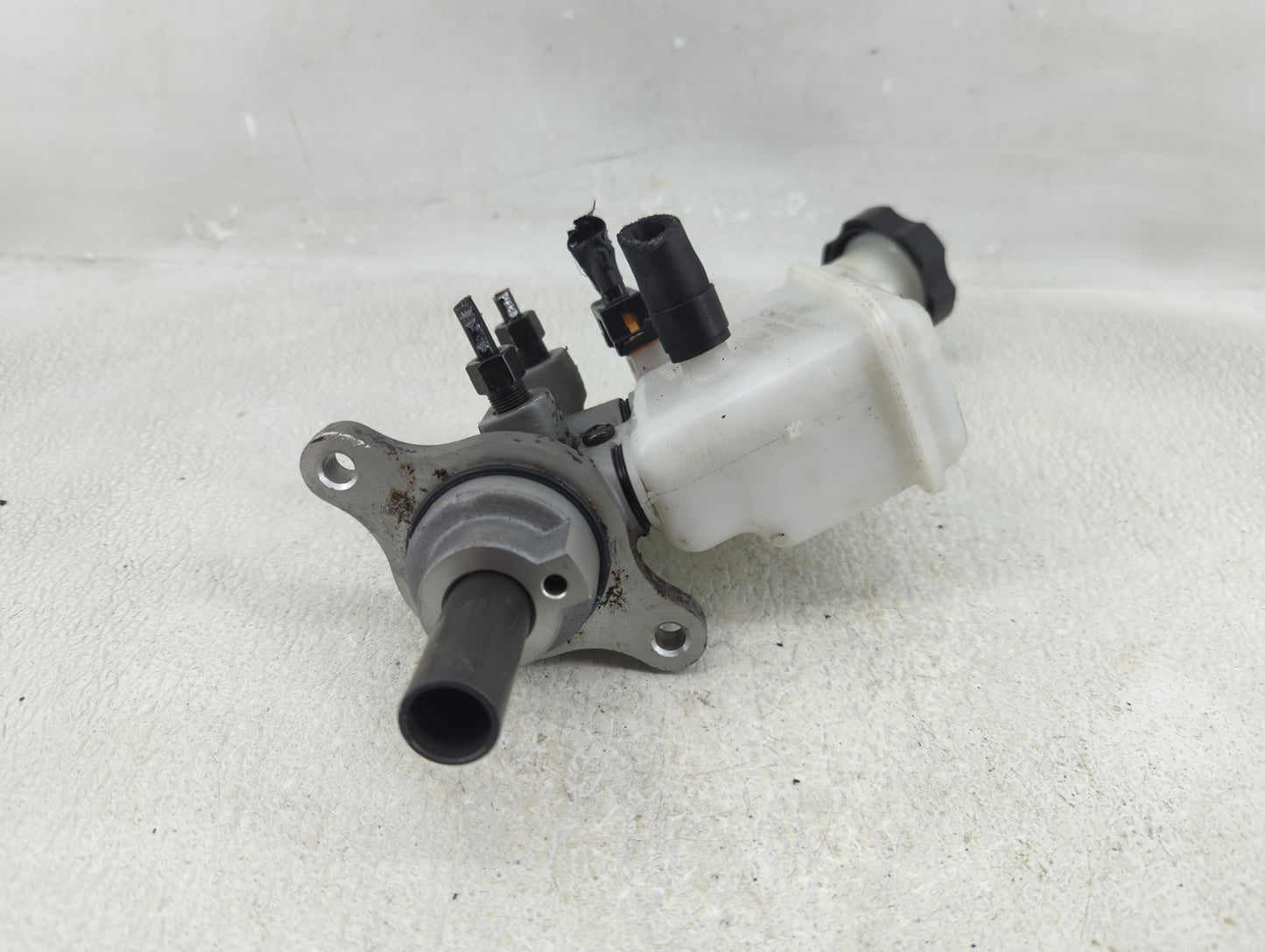 2017-2019 Kia Soul Brake Master Cylinder - Oemusedautoparts1.com