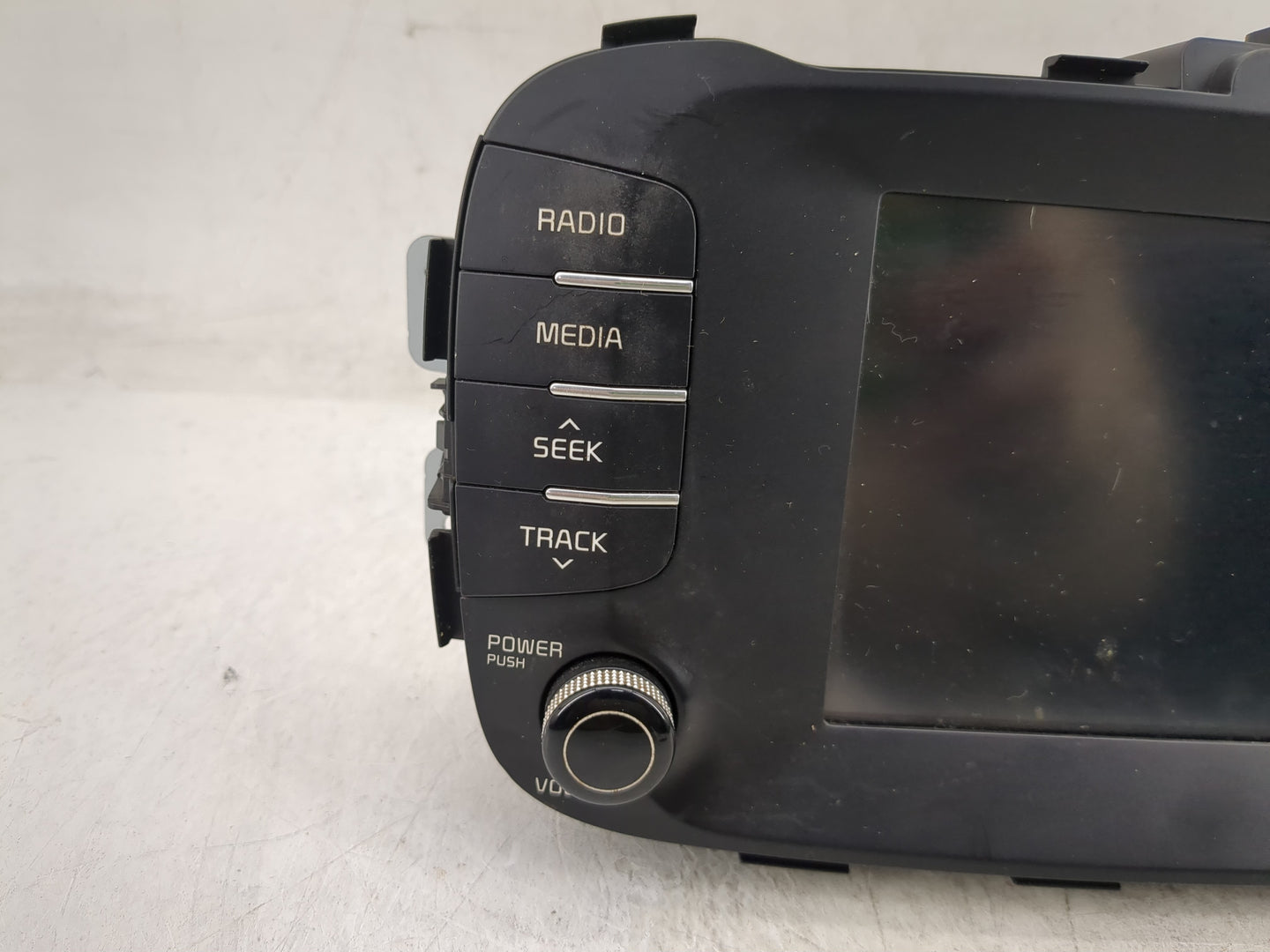 2017-2019 Kia Soul Radio AM FM Cd Player Receiver Replacement P/N:96160-B2310CA Fits Fits 2017 2018 2019 OEM Used Auto Parts