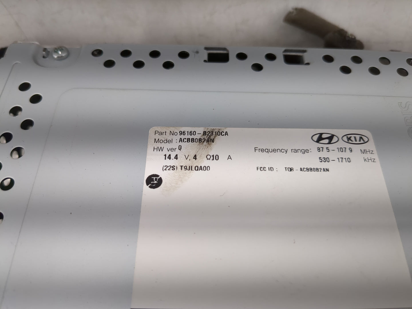 2017-2019 Kia Soul Radio AM FM Cd Player Receiver Replacement P/N:96160-B2310CA Fits Fits 2017 2018 2019 OEM Used Auto Parts