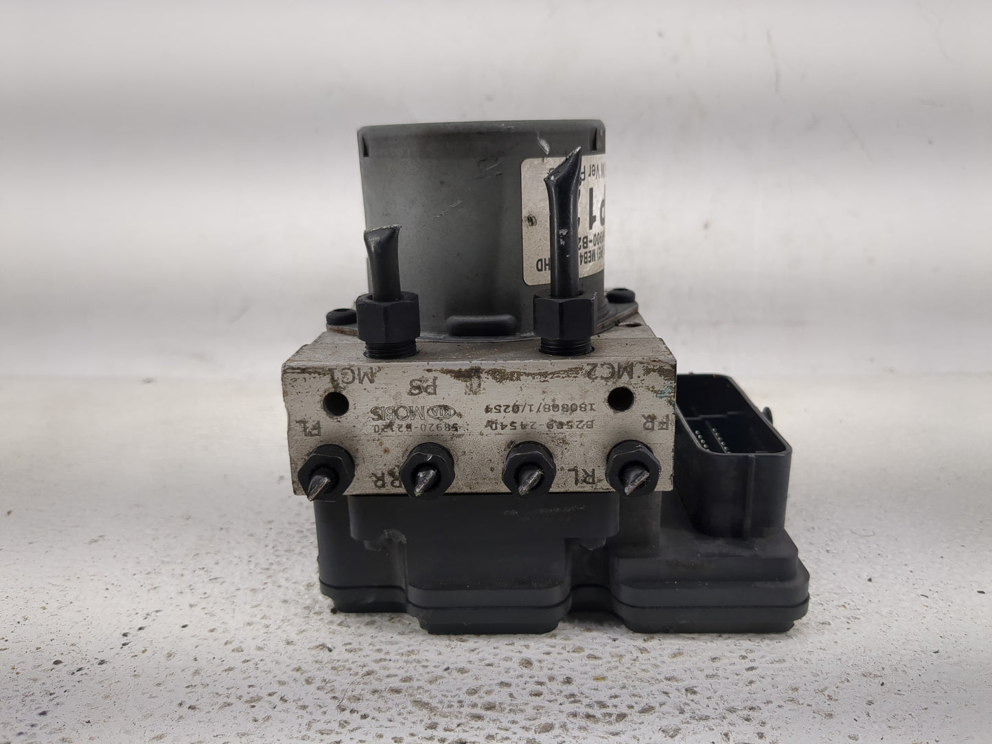 2017-2019 Kia Soul ABS Pump Control Module Replacement P/N:61589-45200 58900-B2120 Fits Fits 2017 2018 2019 OEM Used Auto Pa