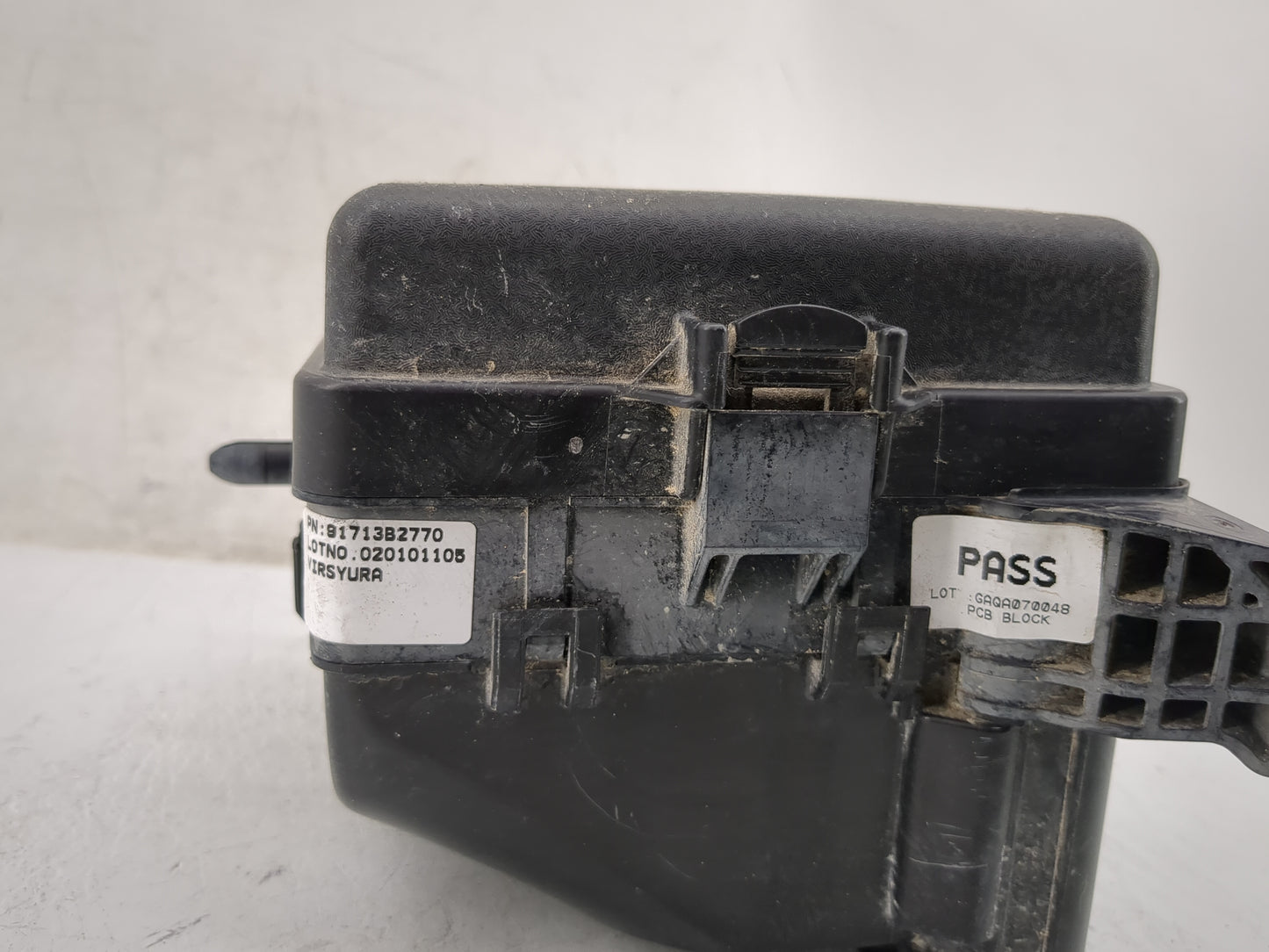 2017-2019 Kia Soul Fusebox Fuse Box Panel Relay Module P/N:91950-B2350 91950-B2330 Fits Fits 2017 2018 2019 OEM Used Auto Pa