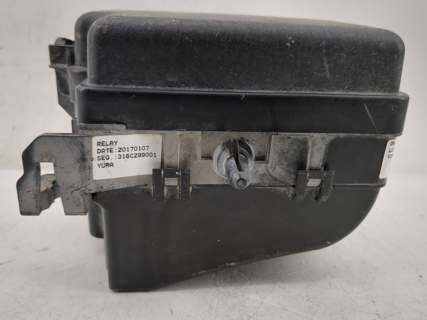 2017-2019 Kia Soul Fusebox Fuse Box Panel Relay Module P/N:91950-B2350 91950-B2330 Fits Fits 2017 2018 2019 OEM Used Auto Pa