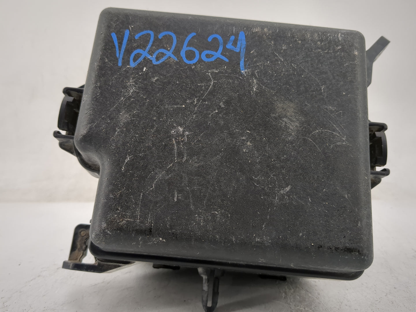 2017-2019 Kia Soul Fusebox Fuse Box Panel Relay Module P/N:91950-B2350 91950-B2330 Fits Fits 2017 2018 2019 OEM Used Auto Pa