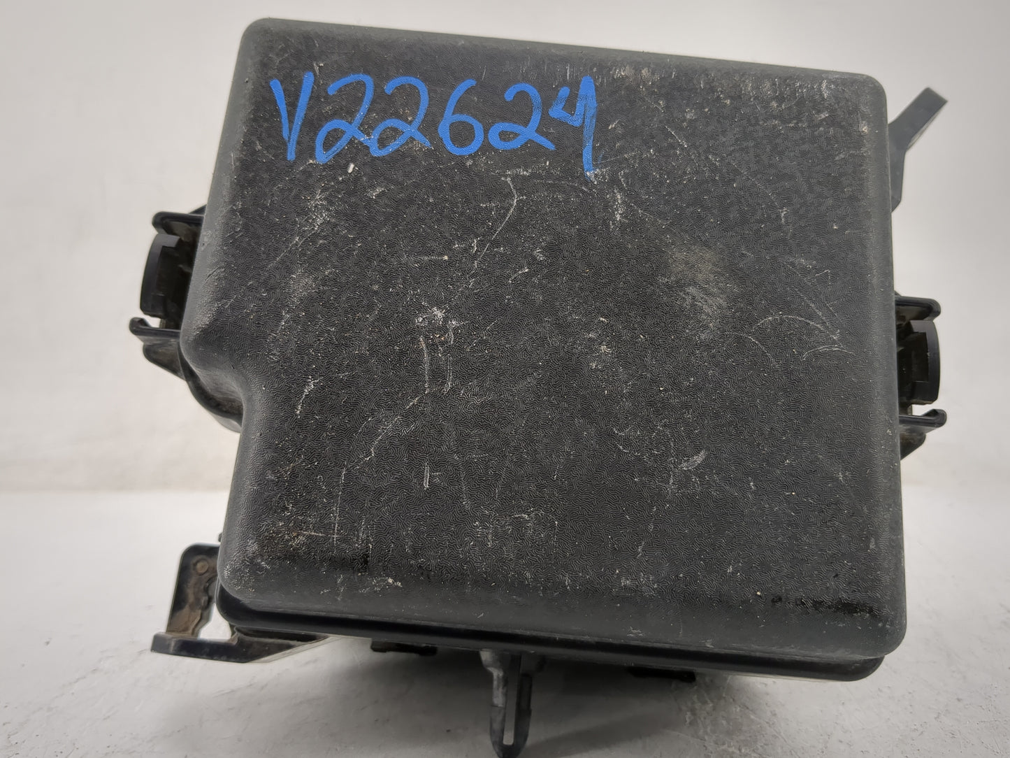 2017-2019 Kia Soul Fusebox Fuse Box Panel Relay Module P/N:91950-B2350 91950-B2330 Fits Fits 2017 2018 2019 OEM Used Auto Pa