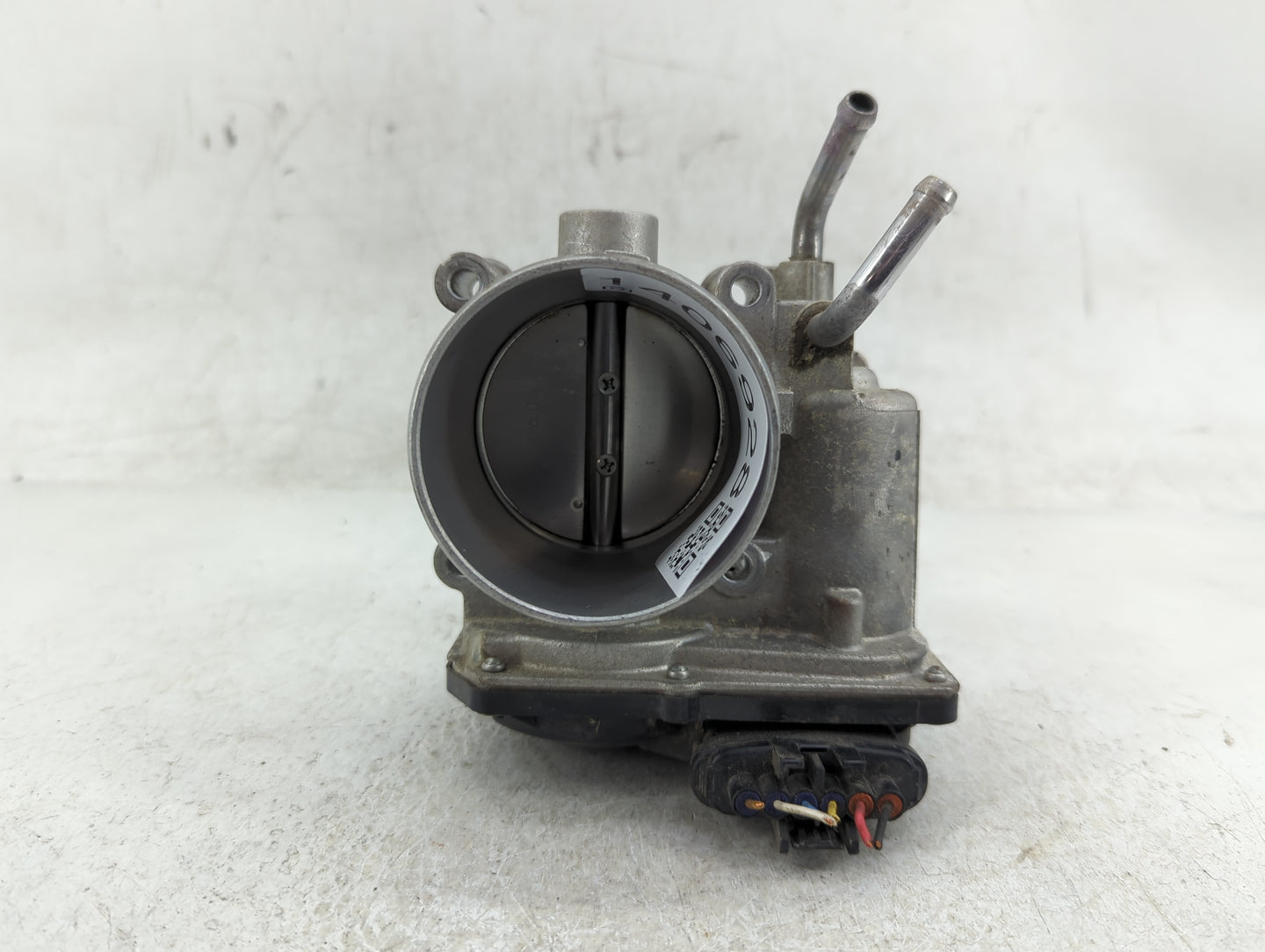 2014-2019 Kia Soul Throttle Body P/N:35100-2E400 Fits Fits 2011 2012 2013 2014 2015 2016 2017 2018 2019 2020 2021 OEM Used A
