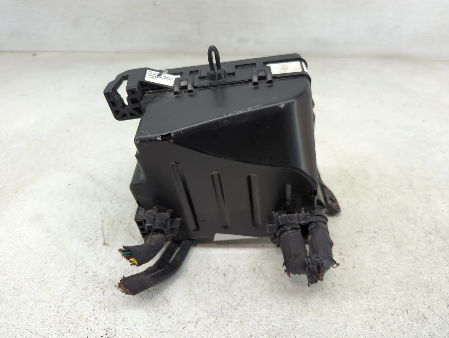 2017-2019 Kia Soul Fusebox Fuse Box Panel Relay Module P/N:91950-B2330 Fits Fits 2017 2018 2019 OEM Used Auto Parts - Oemuse