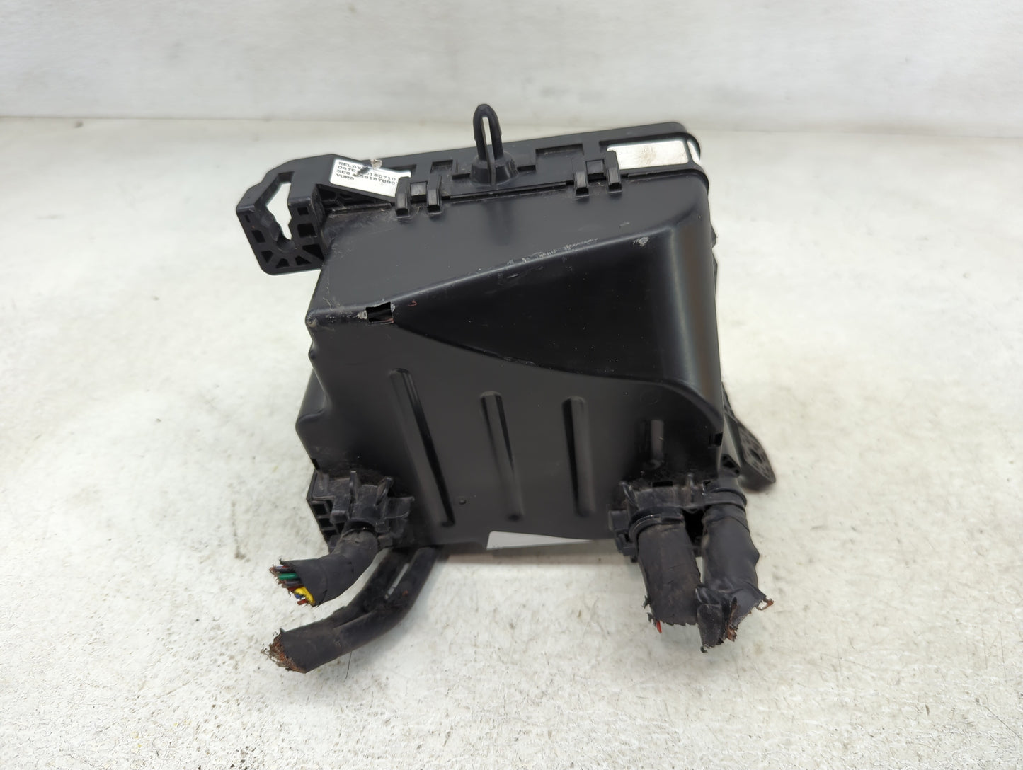 2017-2019 Kia Soul Fusebox Fuse Box Panel Relay Module P/N:91950-B2330 Fits Fits 2017 2018 2019 OEM Used Auto Parts - Oemuse
