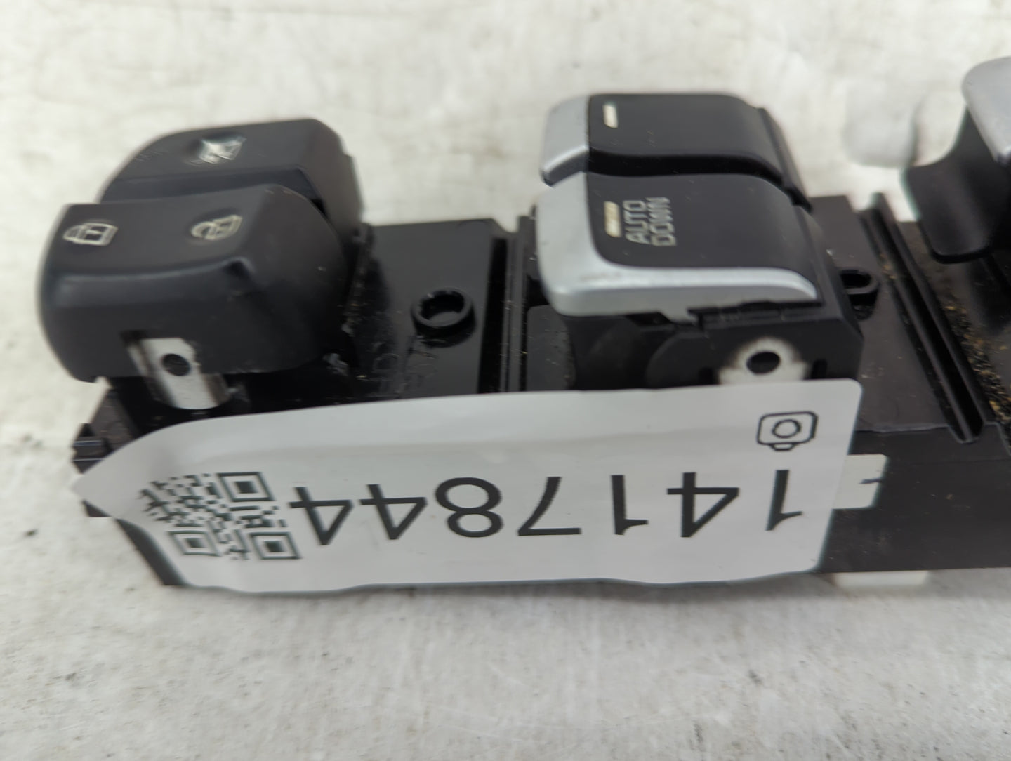 2017-2019 Kia Soul Master Power Window Switch Replacement Driver Side Left Fits Fits 2017 2018 2019 OEM Used Auto Parts - Oe
