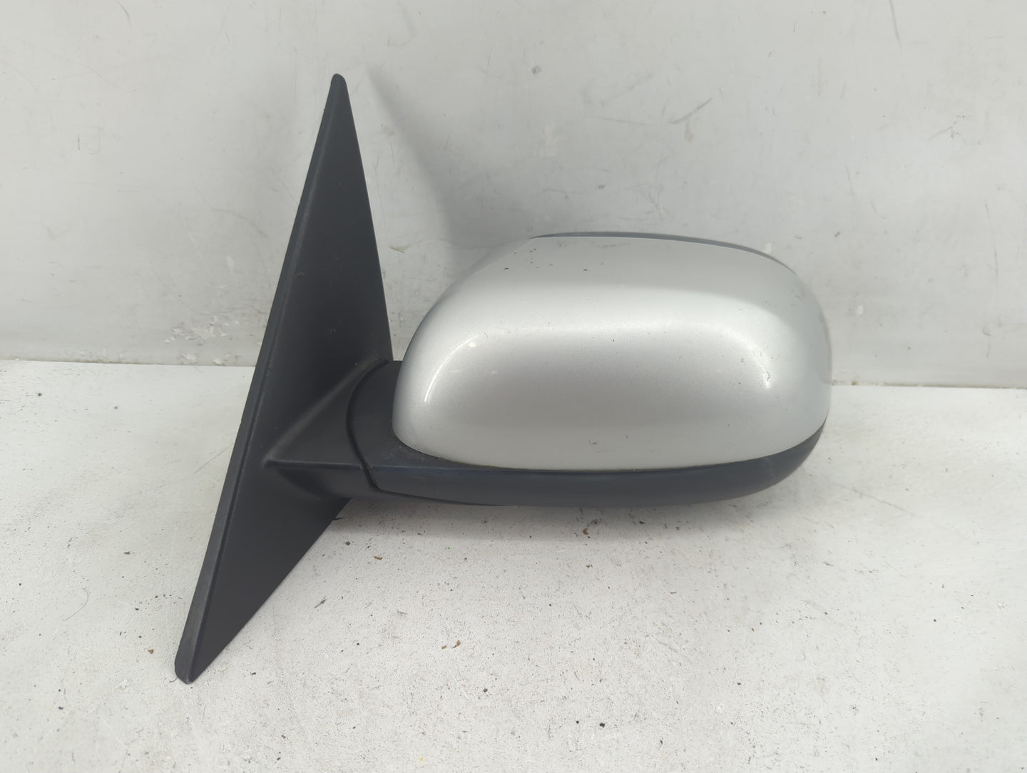 2014-2019 Kia Soul Driver Side View Mirror - Left Door Mirror OEM Used - Oemusedautoparts1.com