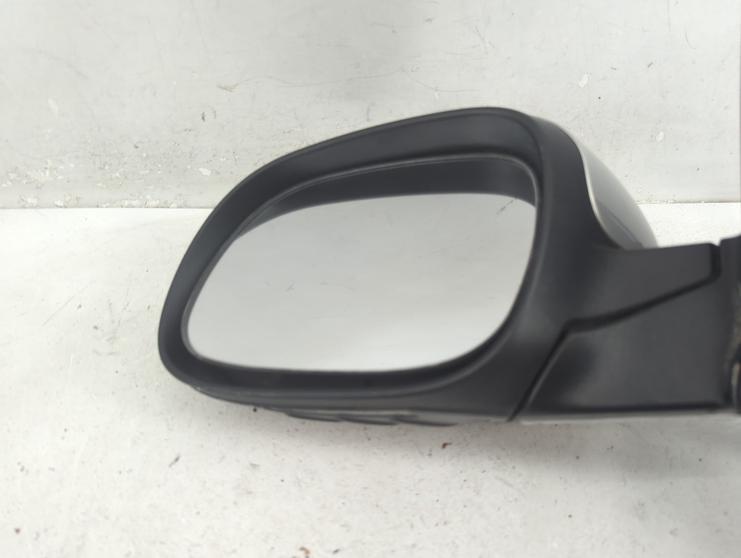2014-2019 Kia Soul Driver Side View Mirror - Left Door Mirror OEM Used - Oemusedautoparts1.com