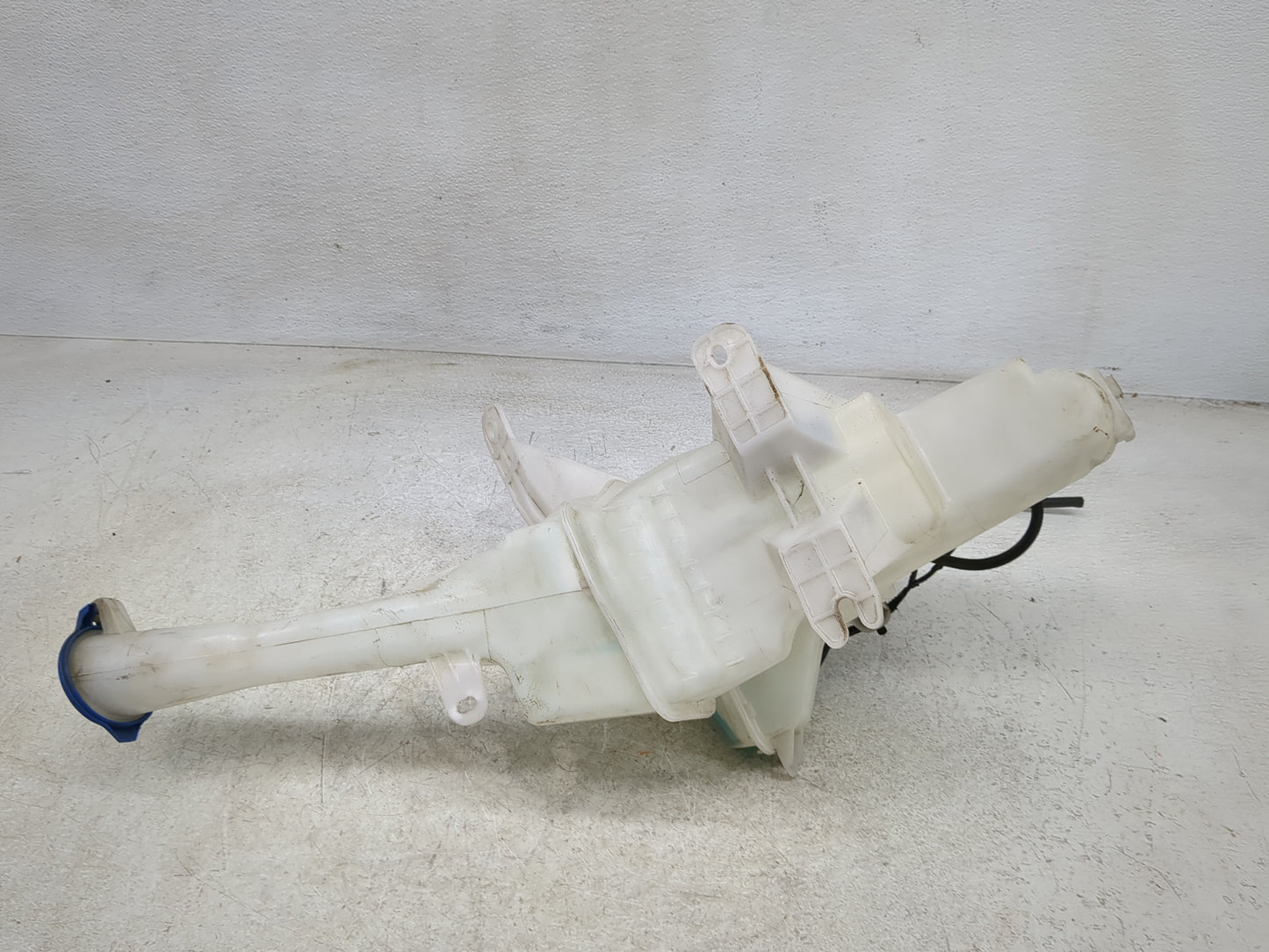 2014-2019 Kia Soul Windshield Washer Fluid Reservoir Bottle Oem - Oemusedautoparts1.com