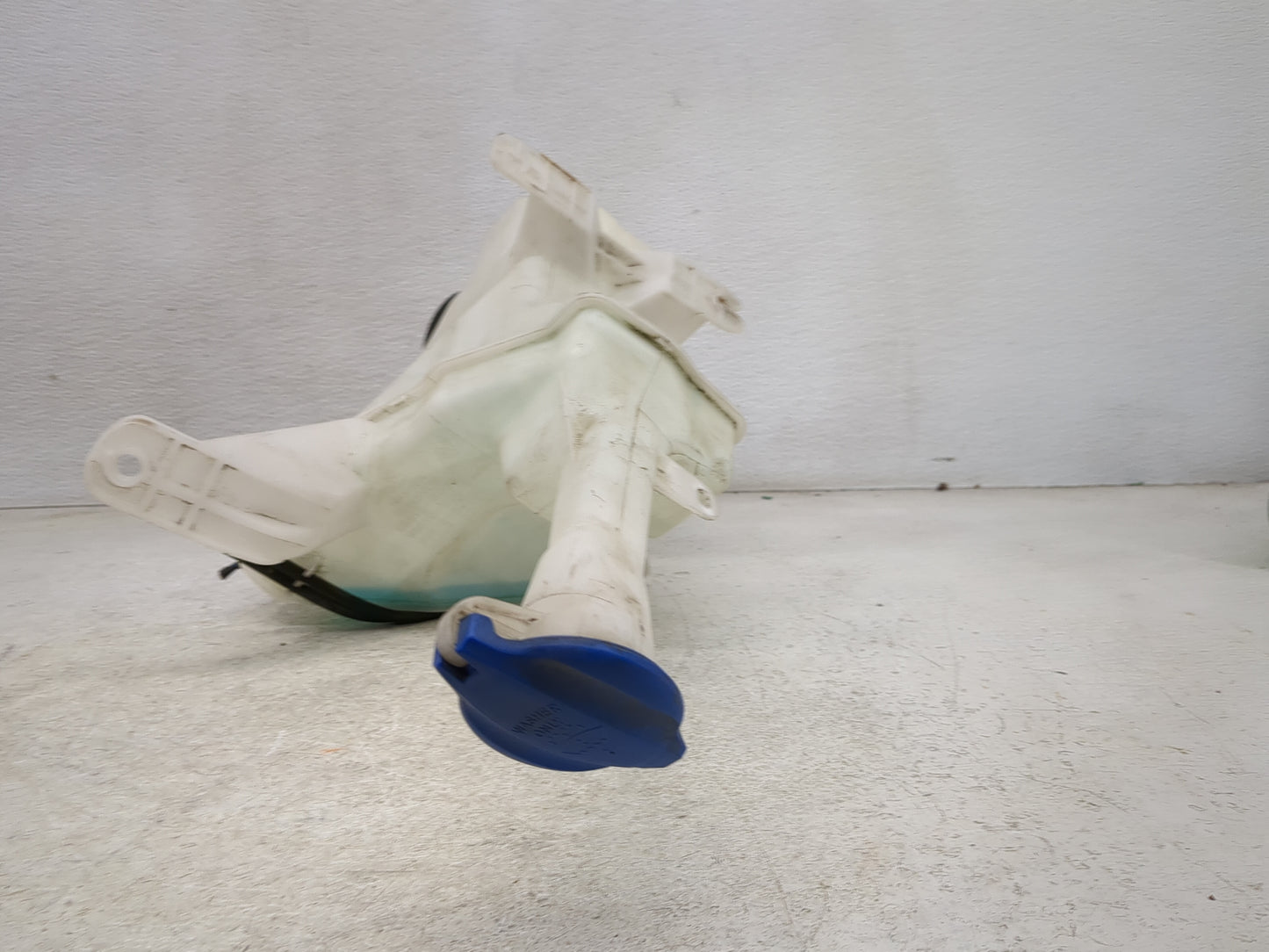 2014-2019 Kia Soul Windshield Washer Fluid Reservoir Bottle Oem - Oemusedautoparts1.com