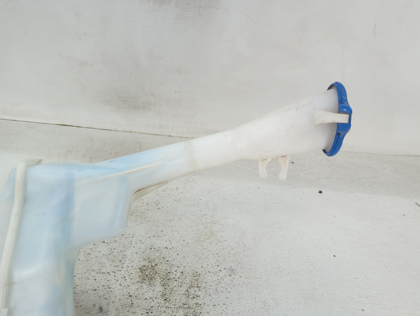2014-2019 Kia Soul Windshield Washer Fluid Reservoir Bottle Oem - Oemusedautoparts1.com