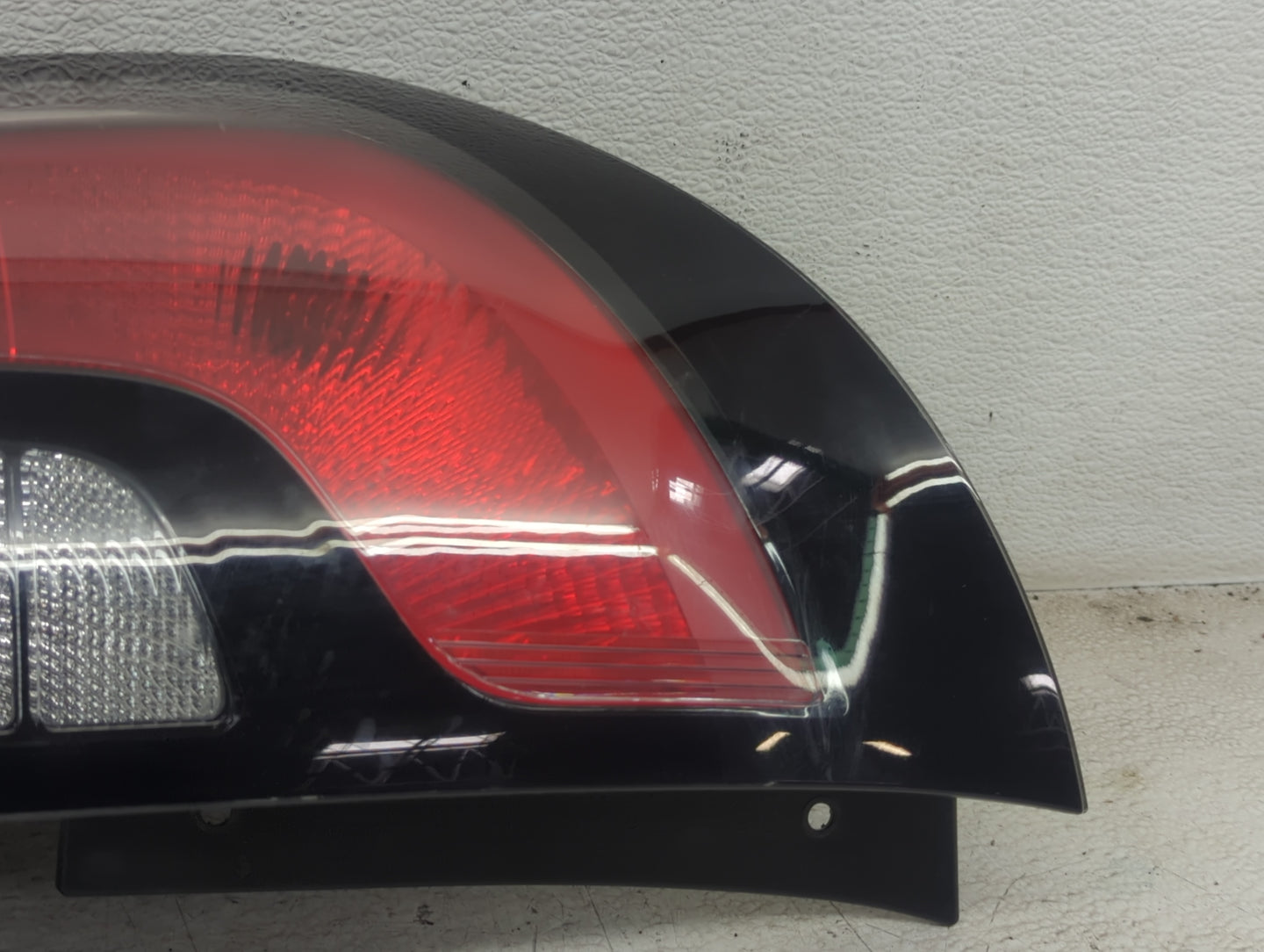 2014-2019 Kia Soul Tail Light Assembly Driver Left OEM P/N:92402-B2 Fits Fits 2014 2015 2016 2017 2018 2019 OEM Used Auto Pa