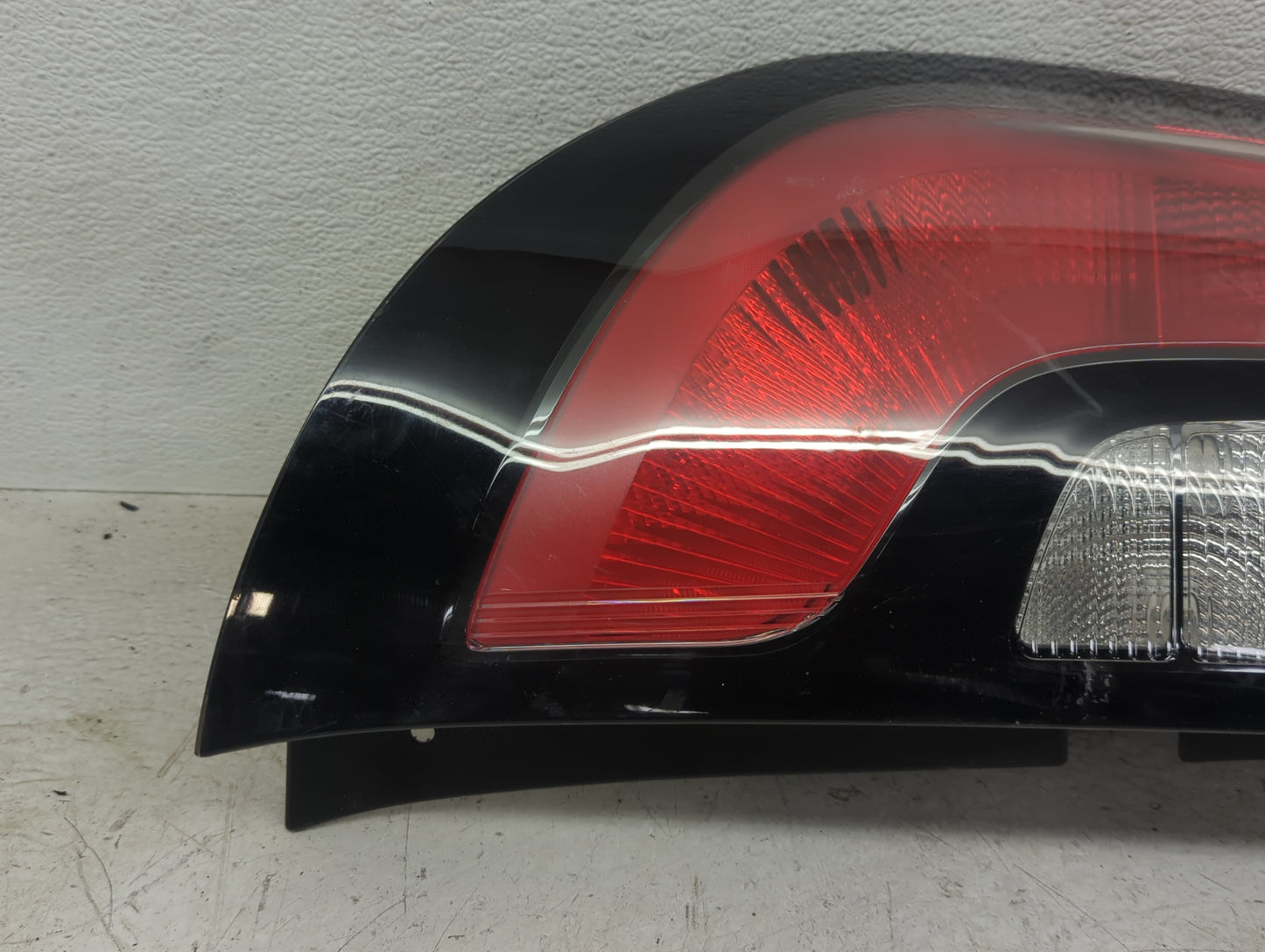 2014-2019 Kia Soul Tail Light Assembly Driver Left OEM P/N:92401-B2 Fits Fits 2014 2015 2016 2017 2018 2019 OEM Used Auto Pa