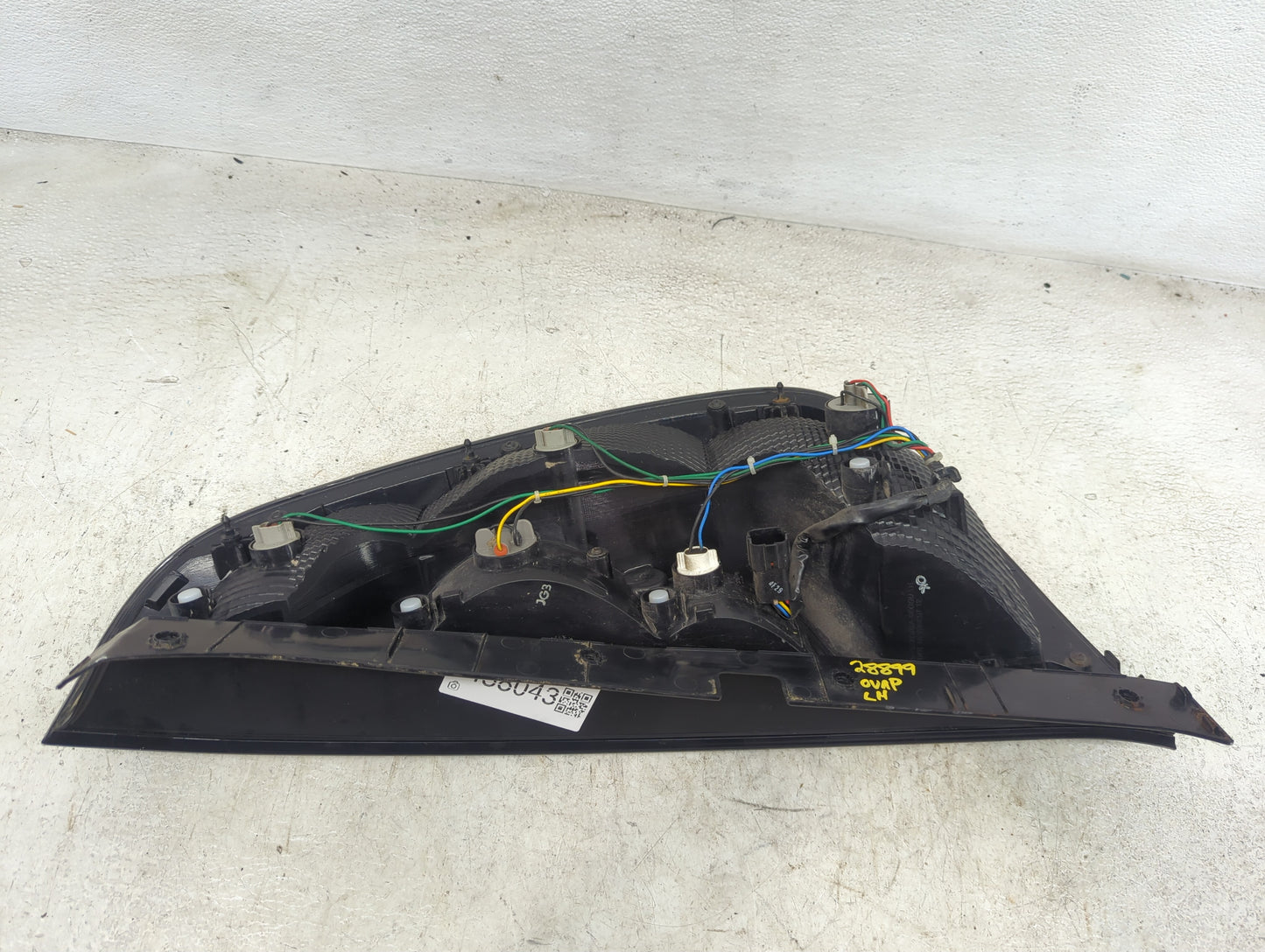 2014-2019 Kia Soul Tail Light Assembly Driver Left OEM P/N:92401-B2 Fits Fits 2014 2015 2016 2017 2018 2019 OEM Used Auto Pa