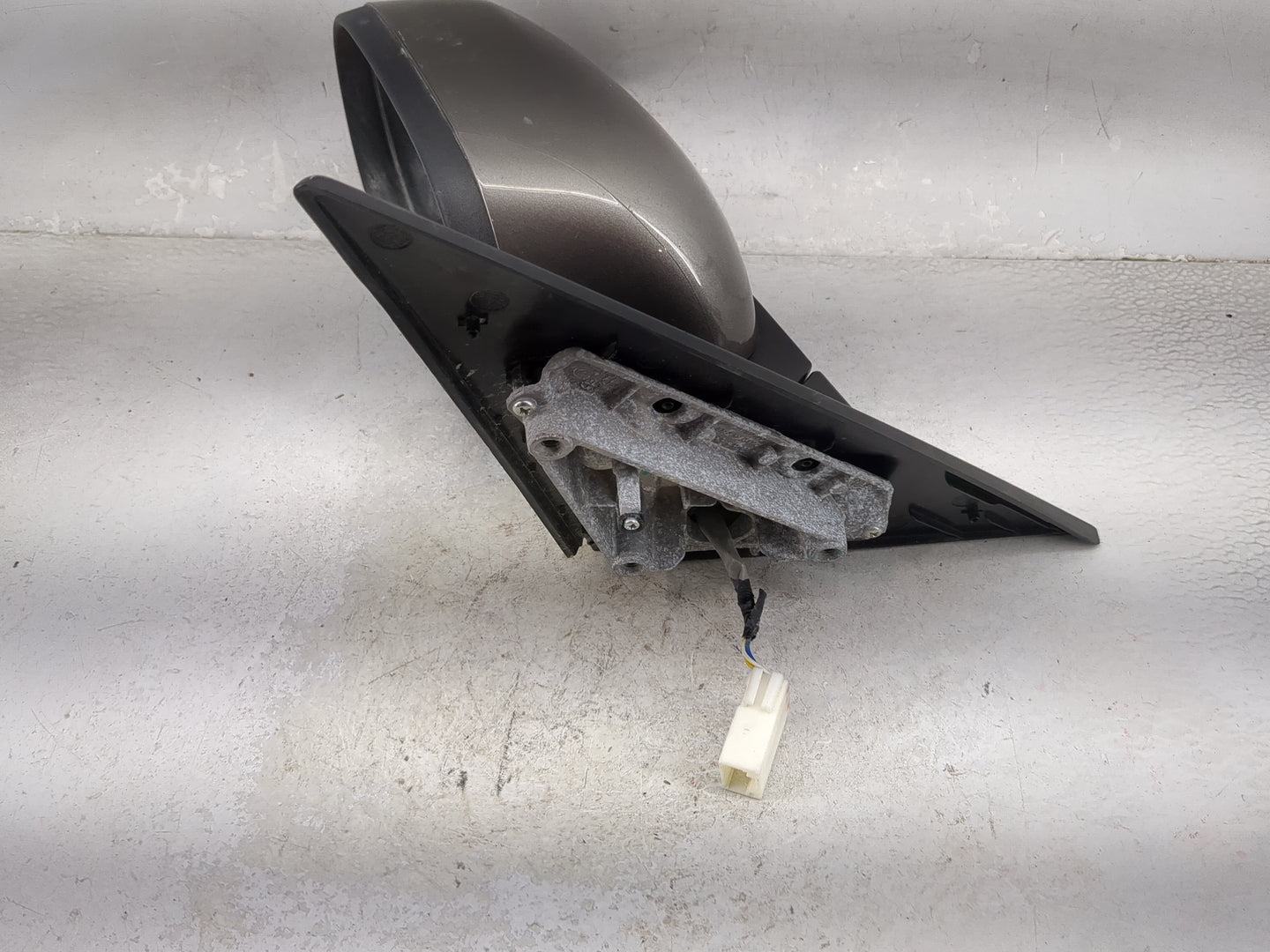 2014-2019 Kia Soul Driver Side View Mirror - Left Door Mirror OEM Used - Oemusedautoparts1.com