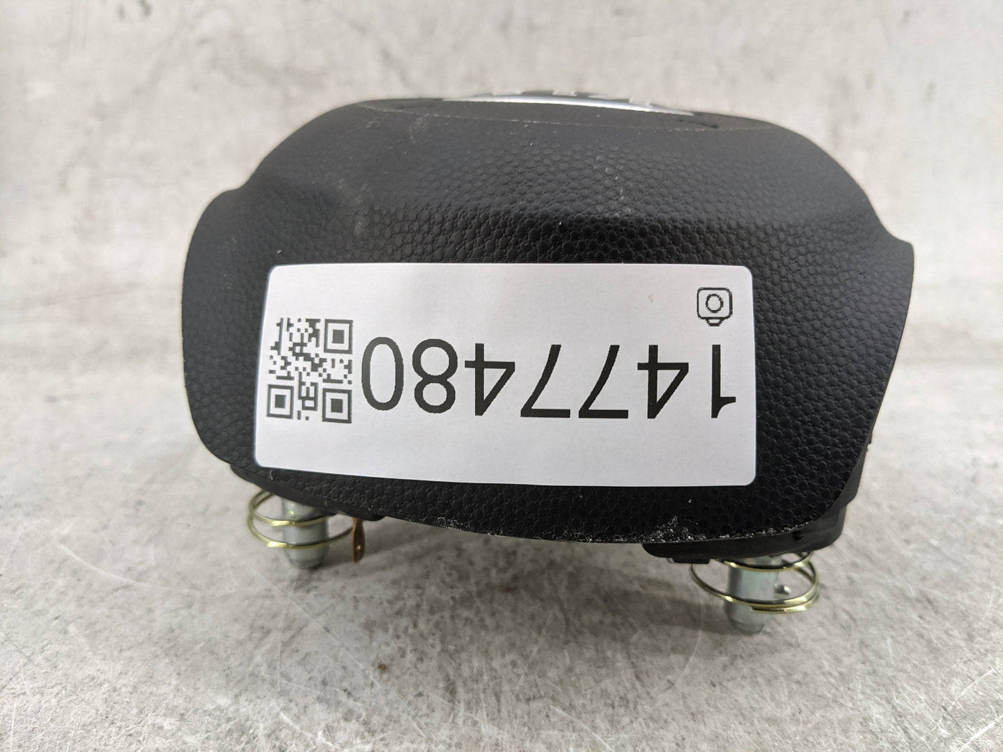2014-2019 Kia Soul Air Bag Driver Left Steering Wheel Mounted 1477480 - Oemusedautoparts1.com