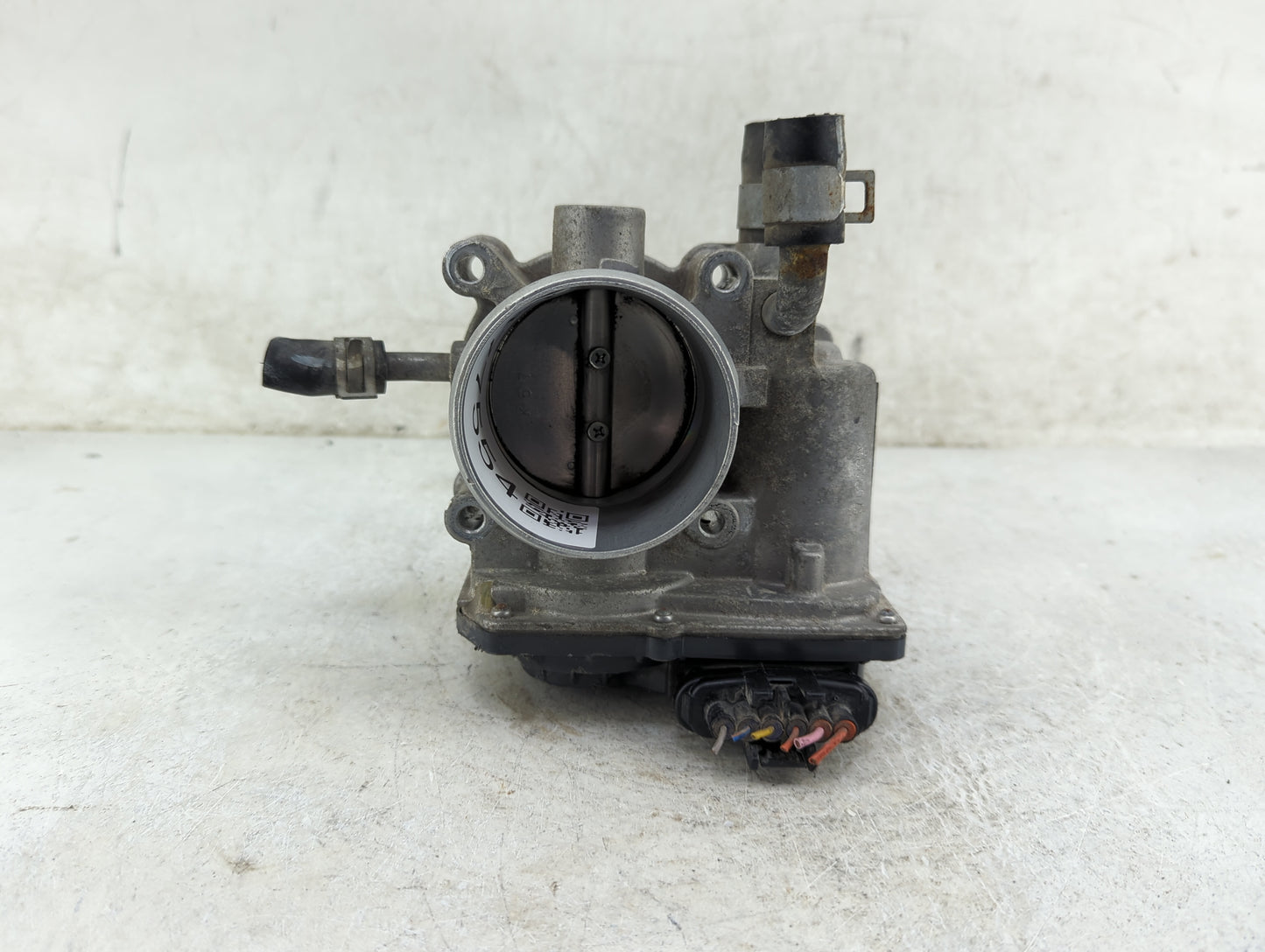 2012-2019 Kia Soul Throttle Body P/N:35100-2B300 530209U02 Fits Fits 2012 2013 2014 2015 2016 2017 2018 2019 OEM Used Auto P