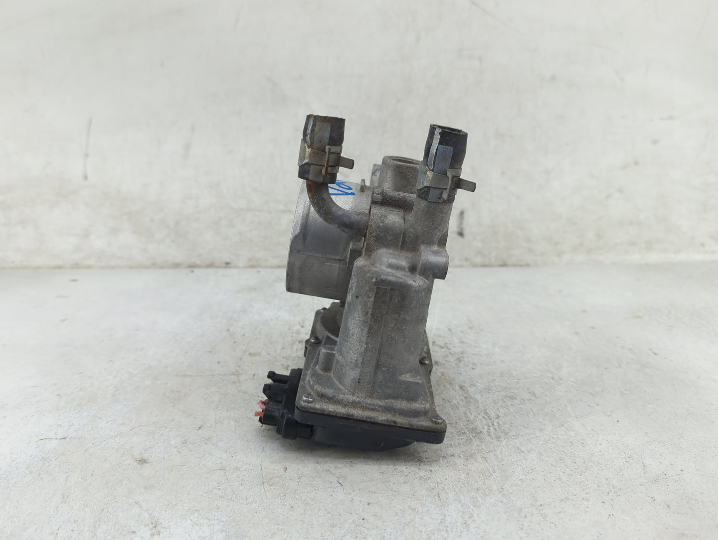 2012-2019 Kia Soul Throttle Body P/N:35100-2B300 530209U02 Fits Fits 2012 2013 2014 2015 2016 2017 2018 2019 OEM Used Auto P