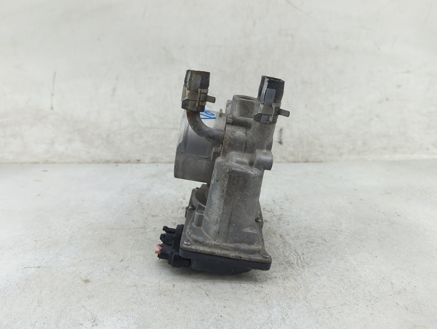 2012-2019 Kia Soul Throttle Body P/N:35100-2B300 530209U02 Fits Fits 2012 2013 2014 2015 2016 2017 2018 2019 OEM Used Auto P