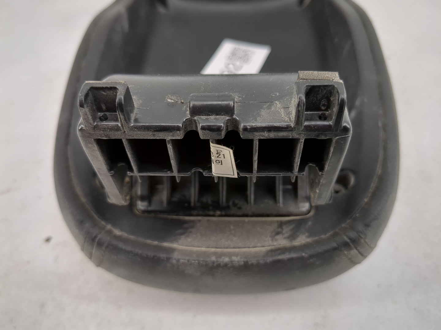 2019 Kia Soul Center Console Armrest Cover Lid P/N:84661-B2101 Fits OEM Used Auto Parts - Oemusedautoparts1.com