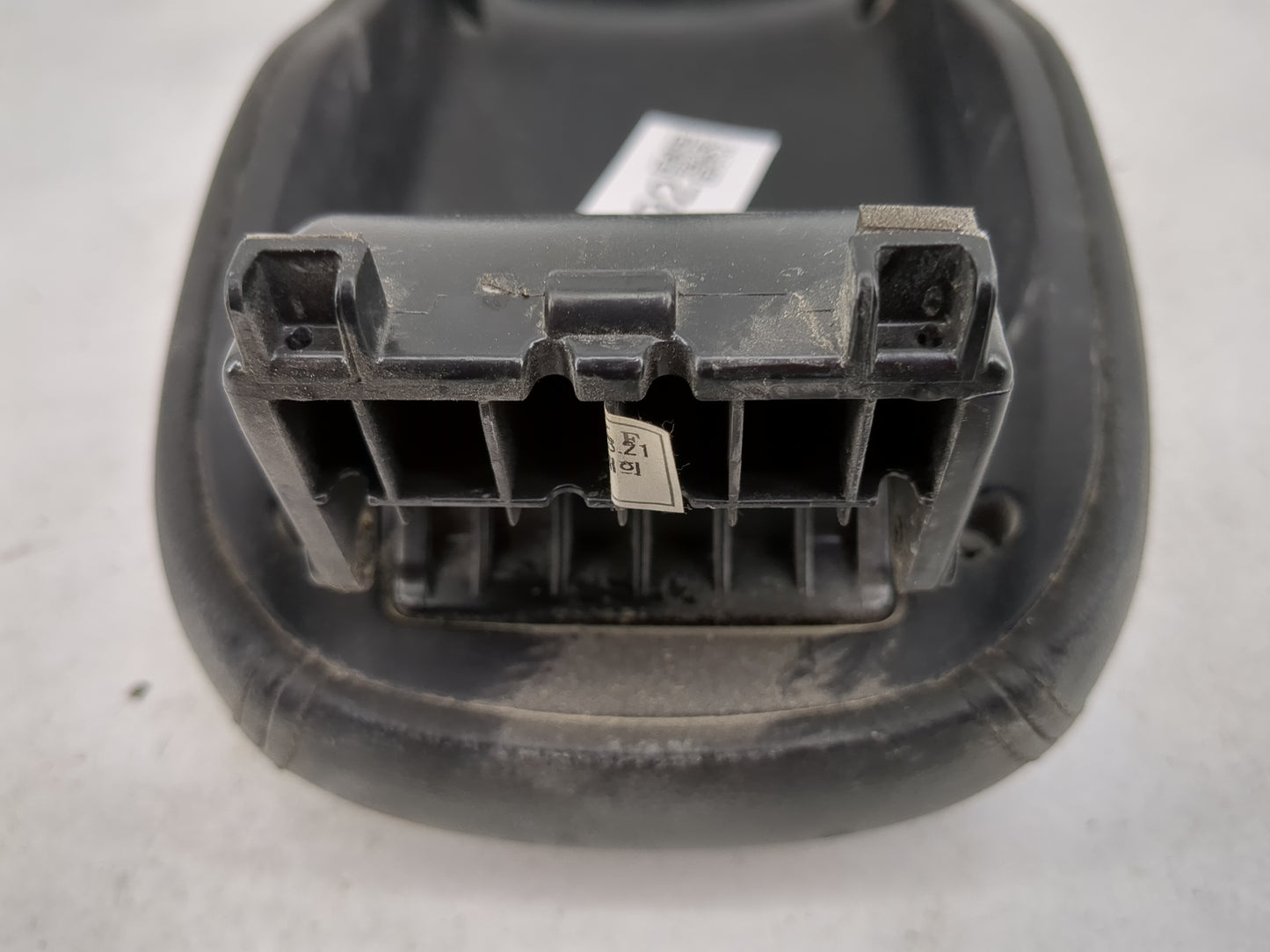 2019 Kia Soul Center Console Armrest Cover Lid P/N:84661-B2101 Fits OEM Used Auto Parts - Oemusedautoparts1.com