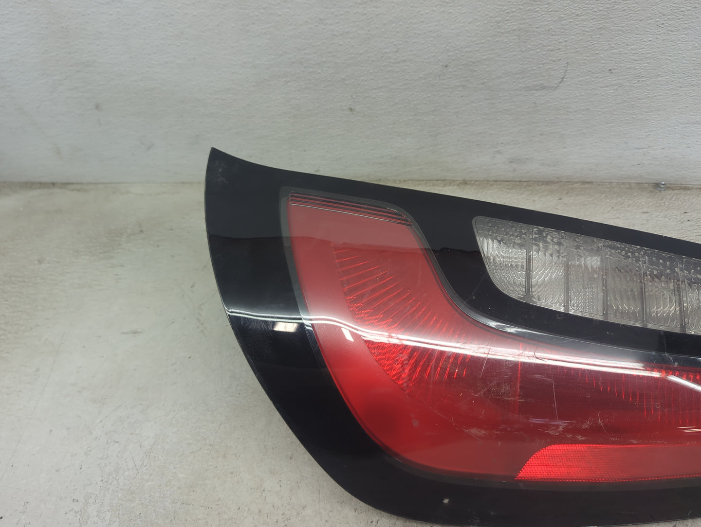 2014-2019 Kia Soul Tail Light Assembly Passenger Right OEM Fits Fits 2014 2015 2016 2017 2018 2019 OEM Used Auto Parts - Oem
