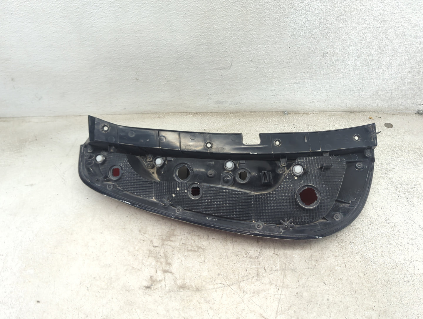 2014-2019 Kia Soul Tail Light Assembly Passenger Right OEM Fits Fits 2014 2015 2016 2017 2018 2019 OEM Used Auto Parts - Oem