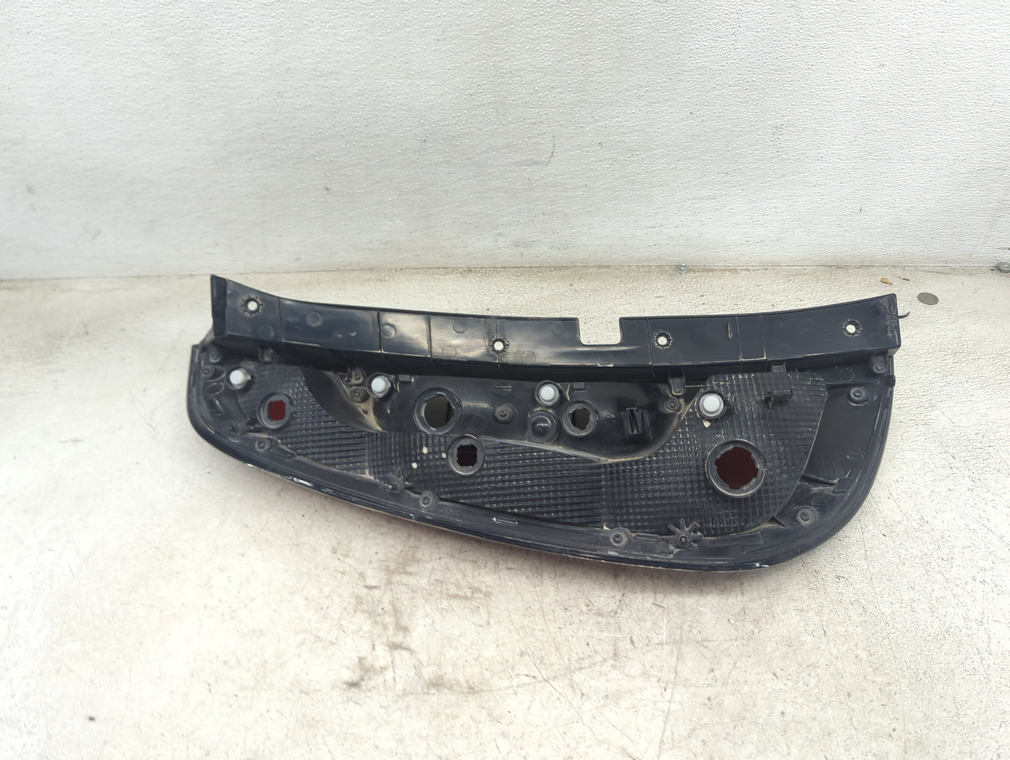 2014-2019 Kia Soul Tail Light Assembly Passenger Right OEM Fits Fits 2014 2015 2016 2017 2018 2019 OEM Used Auto Parts - Oem