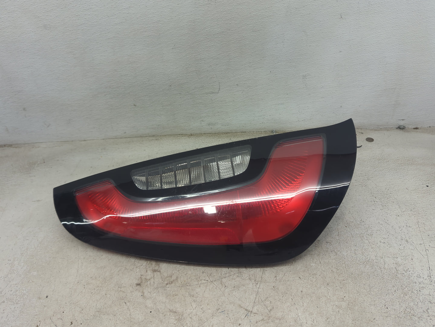 2014-2019 Kia Soul Driver Left Side Deck Lid Mounted Tail Light - Oemusedautoparts1.com