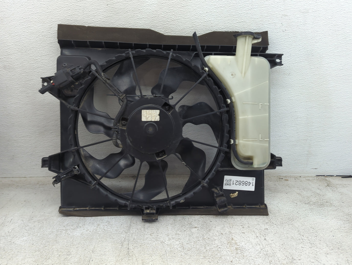 2019 Kia Soul Electric Radiator Cooling Fan Motor Assembly P/N:KRAH 09148 F 25A61 8200 Fits OEM Used Auto Parts - Oemusedaut