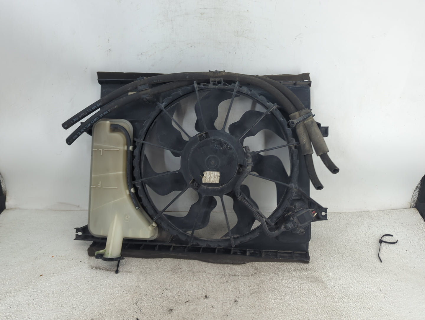 2014-2019 Kia Soul Electric Radiator Cooling Fan Motor Assembly Fits Fits 2014 2015 2016 2017 2018 2019 OEM Used Auto Parts 