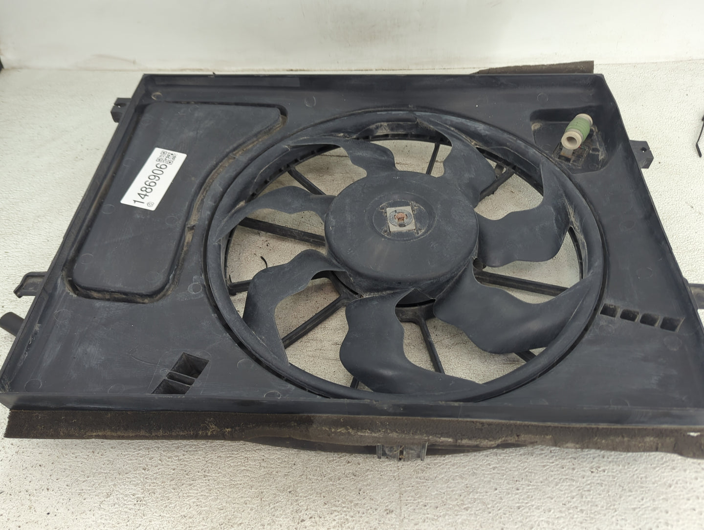 2014-2019 Kia Soul Electric Radiator Cooling Fan Motor Assembly Fits Fits 2014 2015 2016 2017 2018 2019 OEM Used Auto Parts 