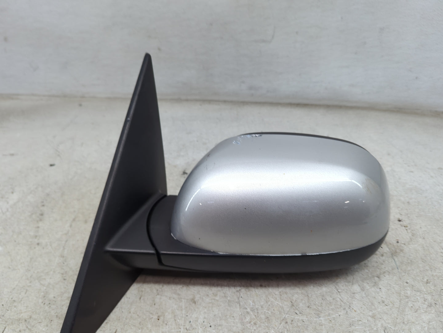 2014-2019 Kia Soul Driver Side View Mirror - Left Door Mirror OEM Used - Oemusedautoparts1.com